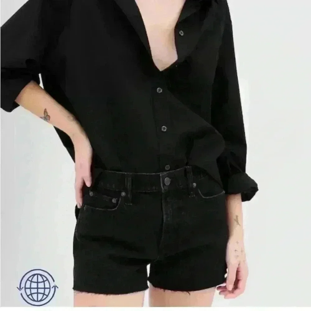 NWT GAP 3” Cheeky short high rise black shorts size 2/26 petite